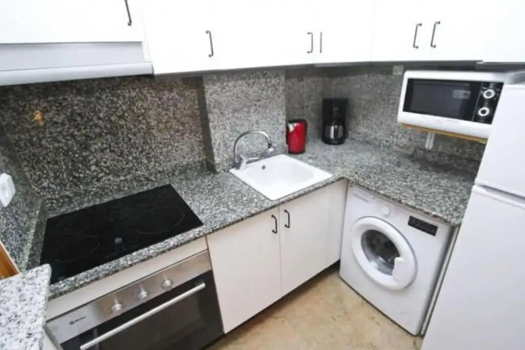 White Beach 100M Playa, Wifi, Pool 6Pax Salou Apartment