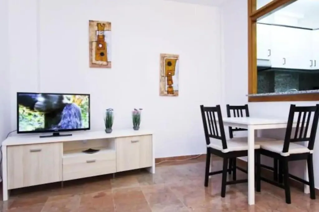 White Beach 100M Playa, Wifi, Pool 6Pax Salou Spain